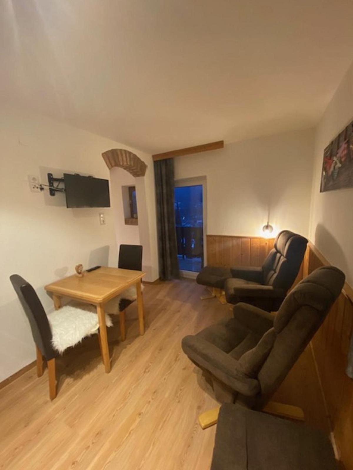 Alpenappartements Schwalbennestl Mittenwald Dış mekan fotoğraf